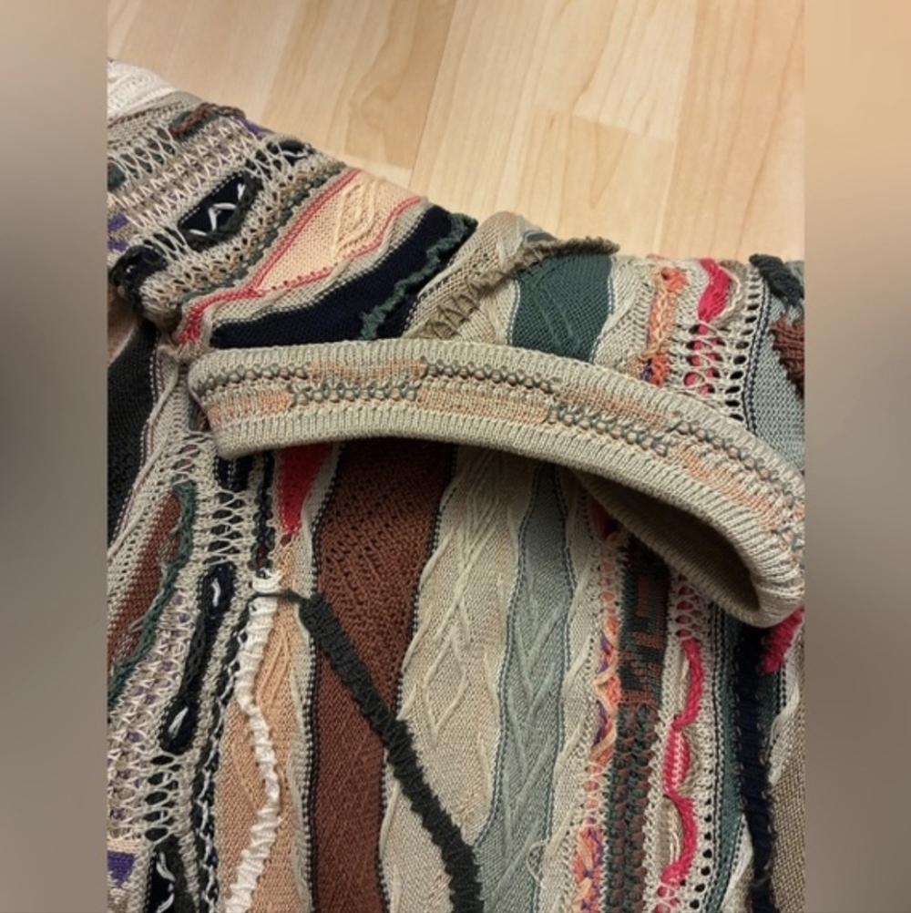 COOGI Sweater - Picture 7 of 15